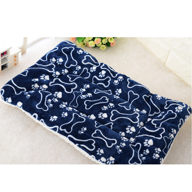 Soft Pet Cushion & Dog Blanket – Cozy Bedding for Dogs & Cats