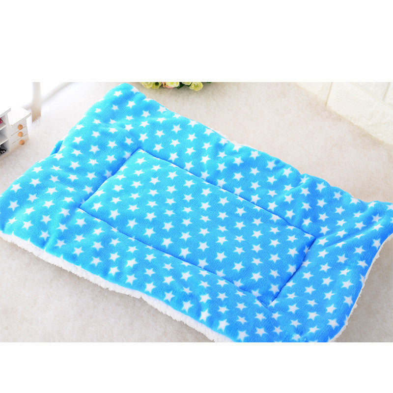 Soft Pet Cushion & Dog Blanket – Cozy Bedding for Dogs & Cats