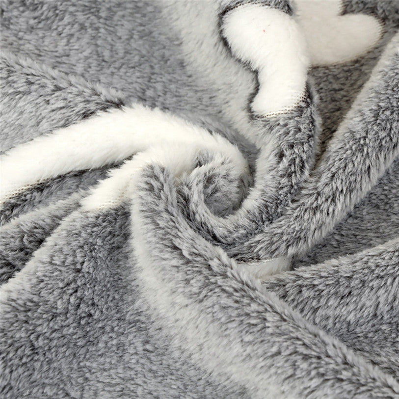 Plus Velvet Thickened Pet Blanket – Luxurious Comfort for Your Furry Companion