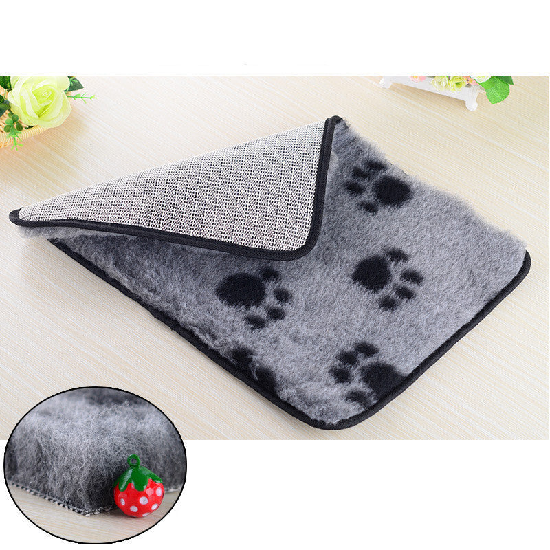 Soft Pet Cushion & Dog Blanket – Cozy Bedding for Dogs & Cats