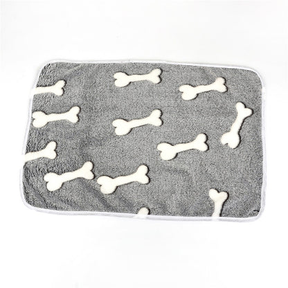 Plus Velvet Thickened Pet Blanket – Luxurious Comfort for Your Furry Companion