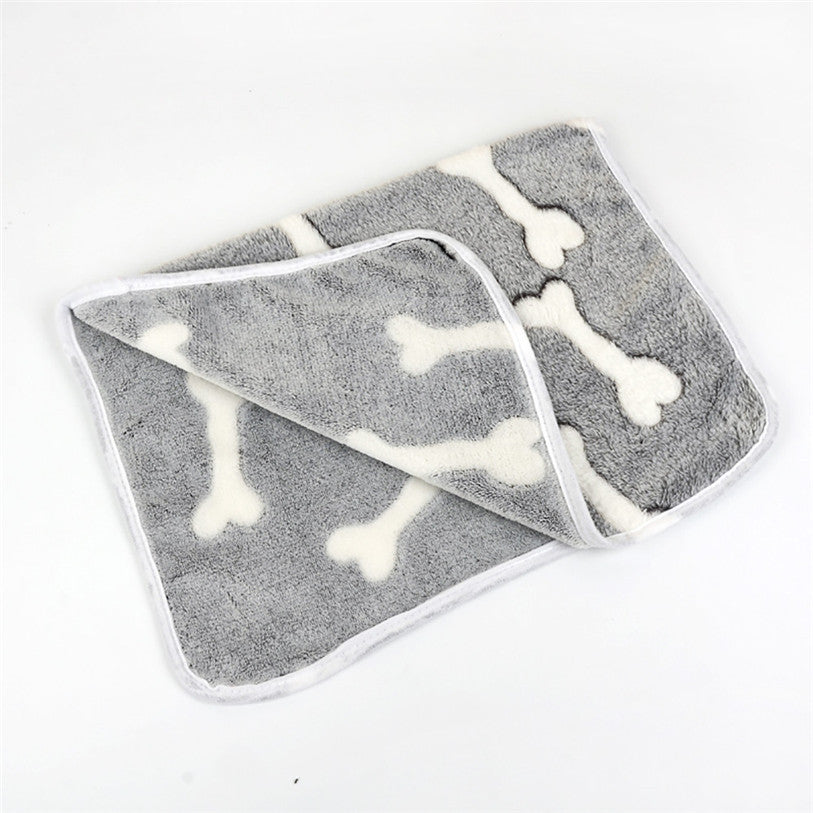 Plus Velvet Thickened Pet Blanket – Luxurious Comfort for Your Furry Companion